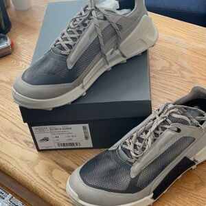 ECCO BIOM 2.1 X Mountain Sneaker 10.5 or EU 44 in Moonrock grey & Black. New.